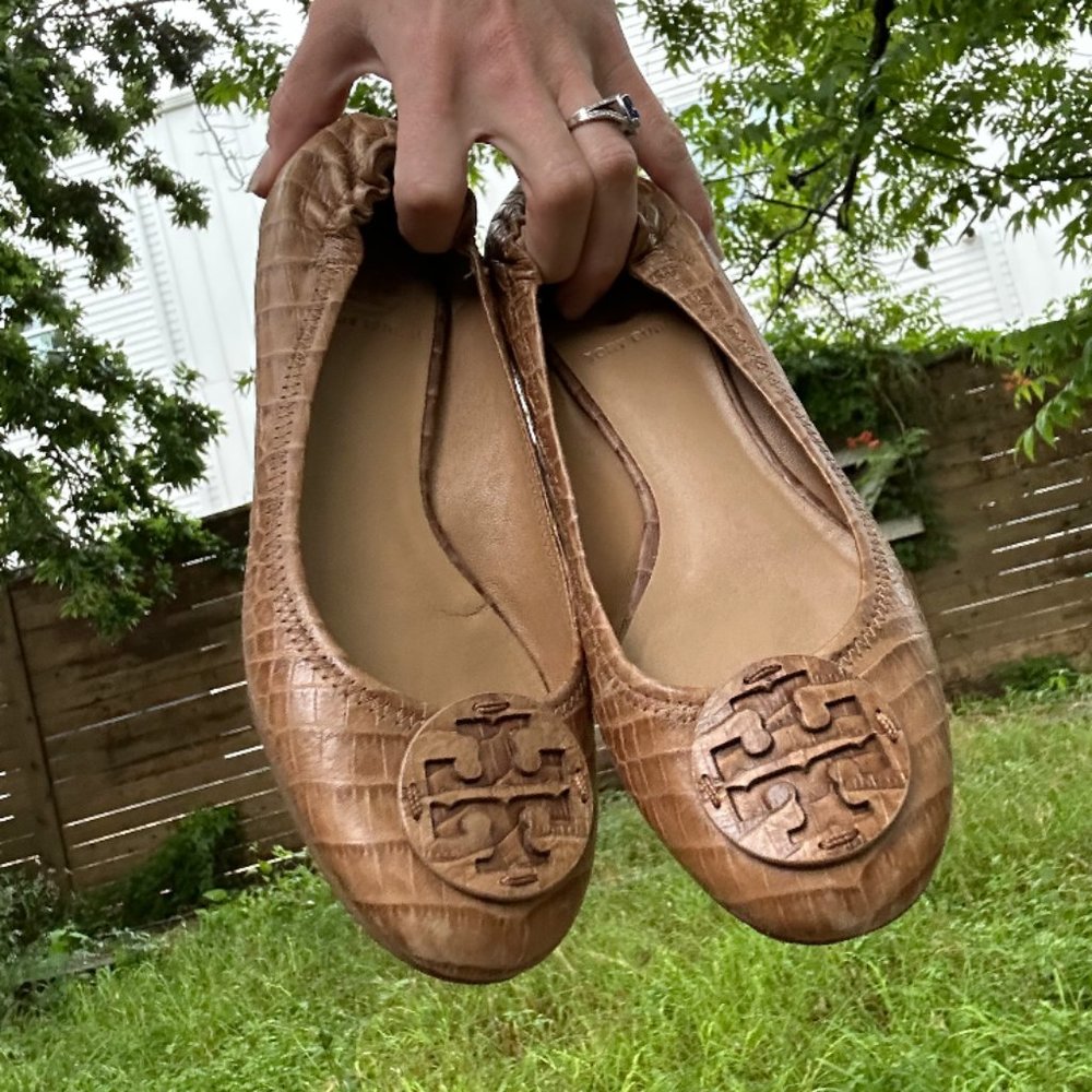 Tory Burch Reva Brown Croc Leather Ballet Flats, size 8